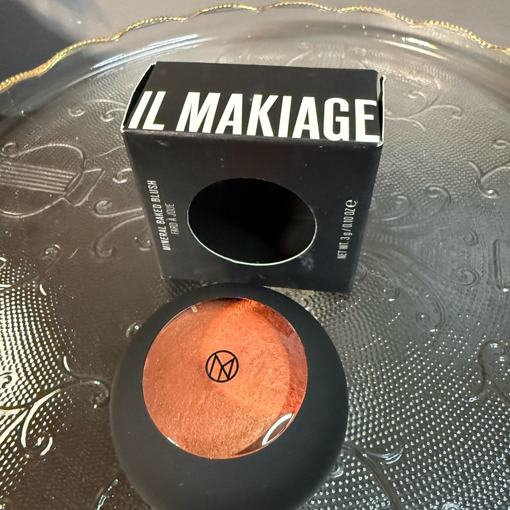 IL MAKIAGE Mineral Baked Blush - Shade: Toxic